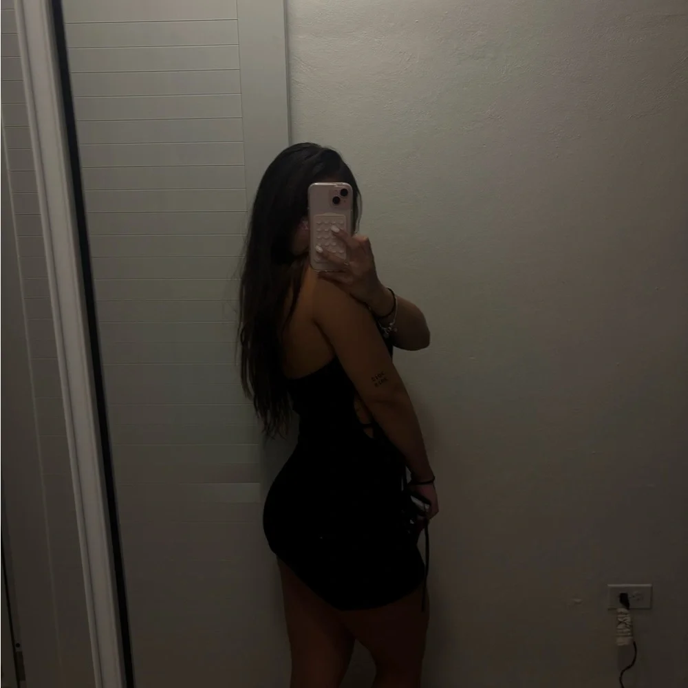 Black Sleeveless Knit Dress - Picture 2 of 3